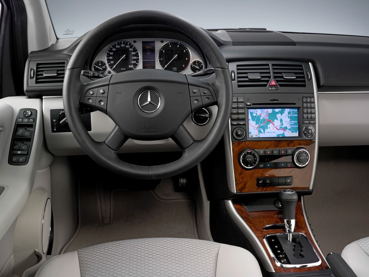 Mercedes B-Class 2008. Dashboard. Hatchback 5-door, 1 generation, restyling