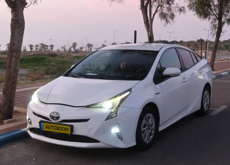 Toyota Prius 2nd hand, 2018, private