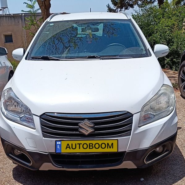 Suzuki SX4 2ème main, 2015, main privée