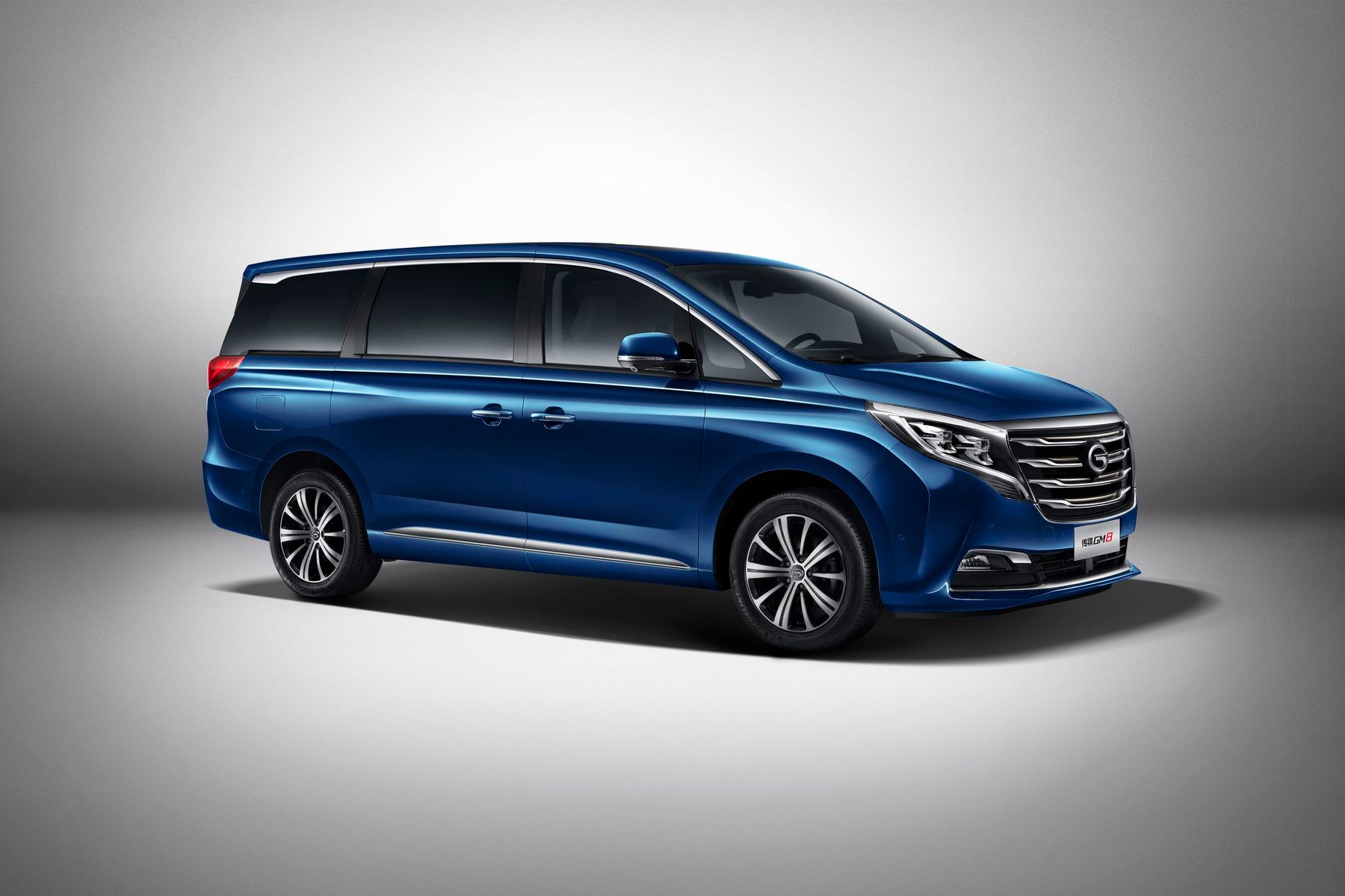 Минивэн Джак gm8. Минивэн GAC gm8. GAC Trumpchi gm8.