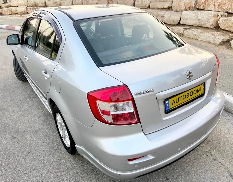 سوزوكي SX4 مستعمل, 2011