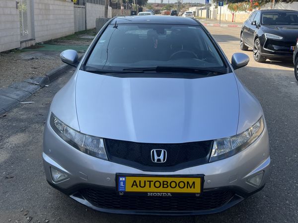 Honda Civic с пробегом, 2011