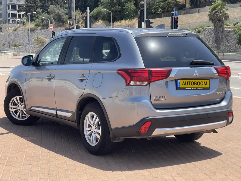 מיצובישי אאוטלנדר יד 2 רכב, 2018, פרטי