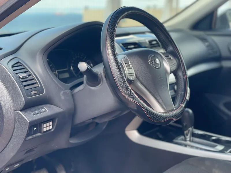 Nissan Altima 2nd hand, 2014