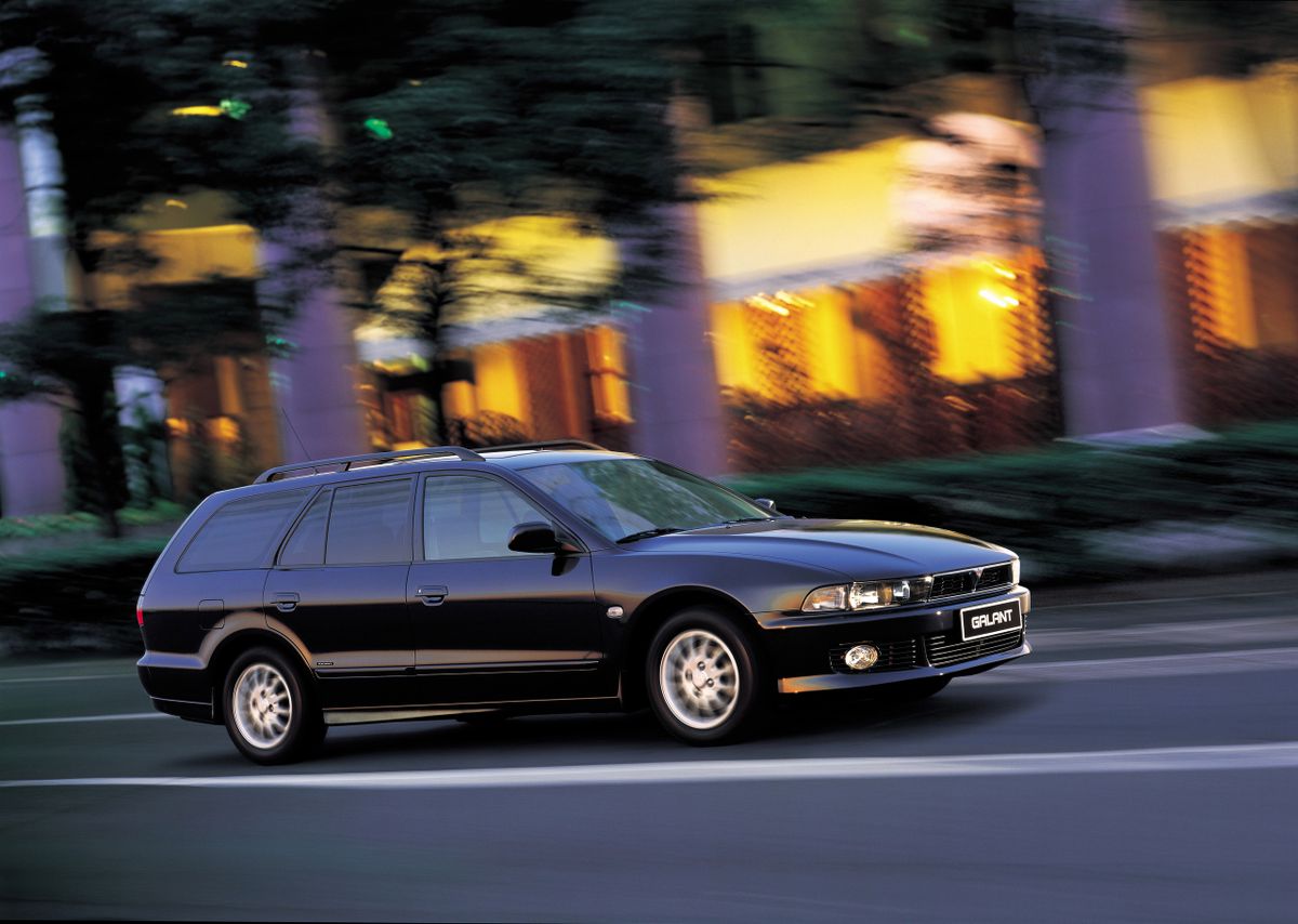 מיצובישי  גאלאנט 1996. מרכב, צורה. סטיישן 5 דלתות, 8 דור