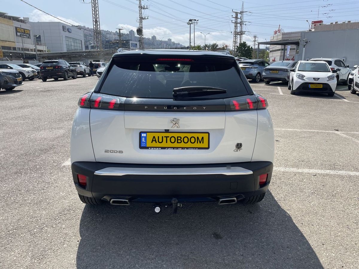Peugeot 2008 с пробегом, 2021