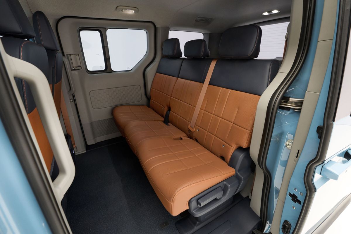 Kia PV5 2025. Задние сидения. Минивэн, 1 поколение