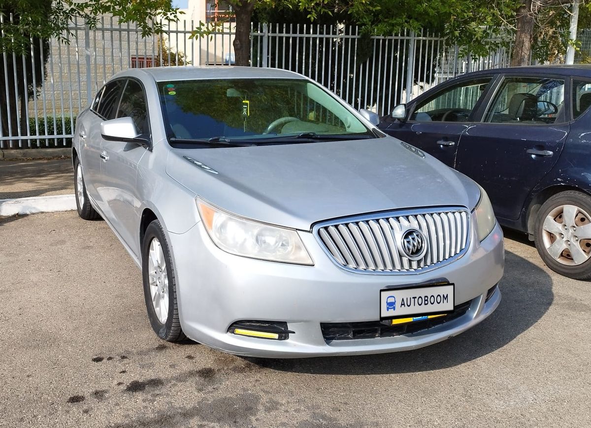Buick LaCrosse 2nd hand, 2011