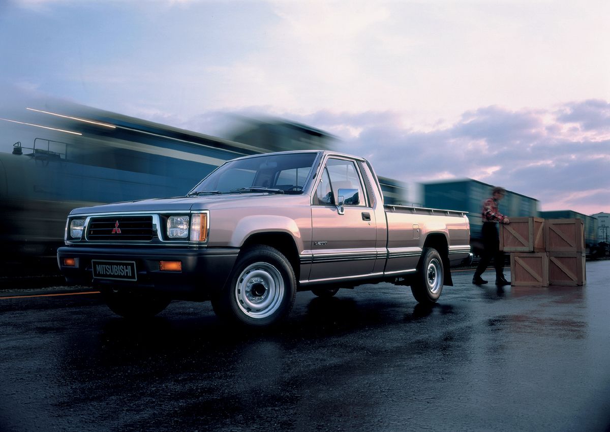 מיצובישי L200 1986. מרכב, צורה. טנדר תא קצר, 2 דור