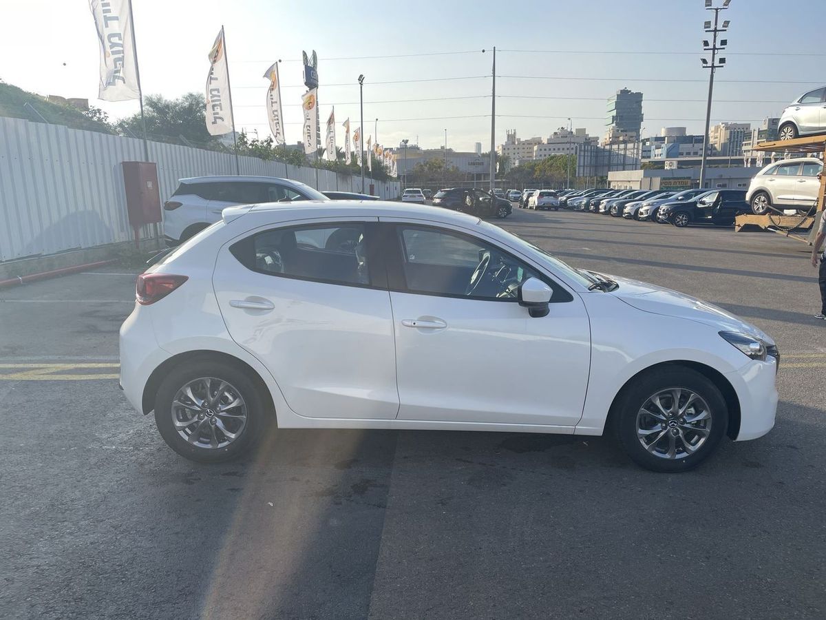 Mazda 2 nouvelle voiture, 2025