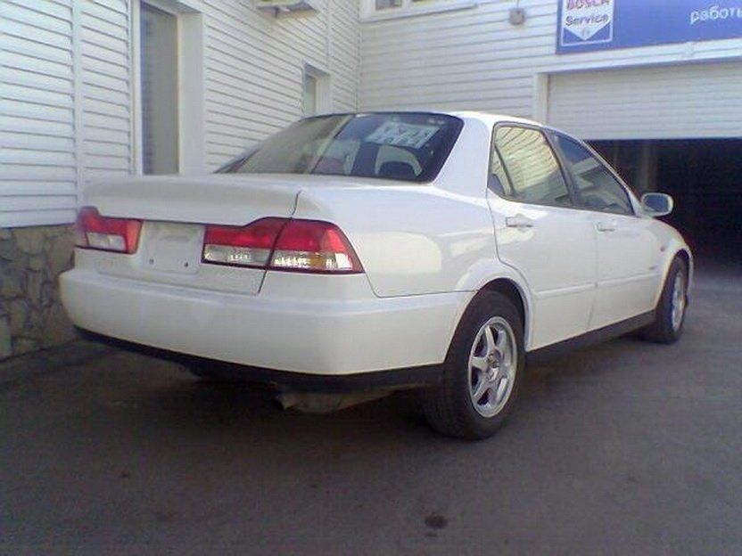 Isuzu Aska 1997. Carrosserie, extérieur. Berline, 4 génération