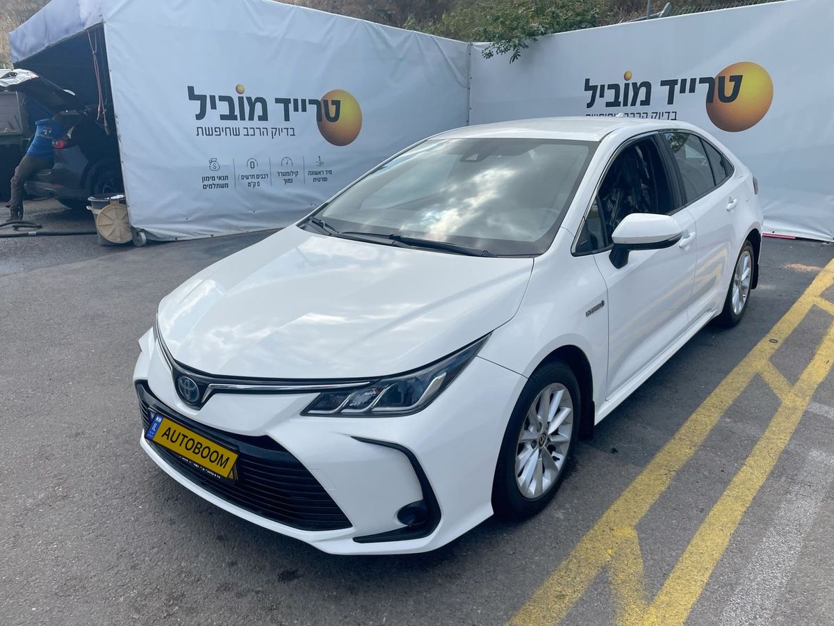 Toyota Corolla с пробегом, 2021
