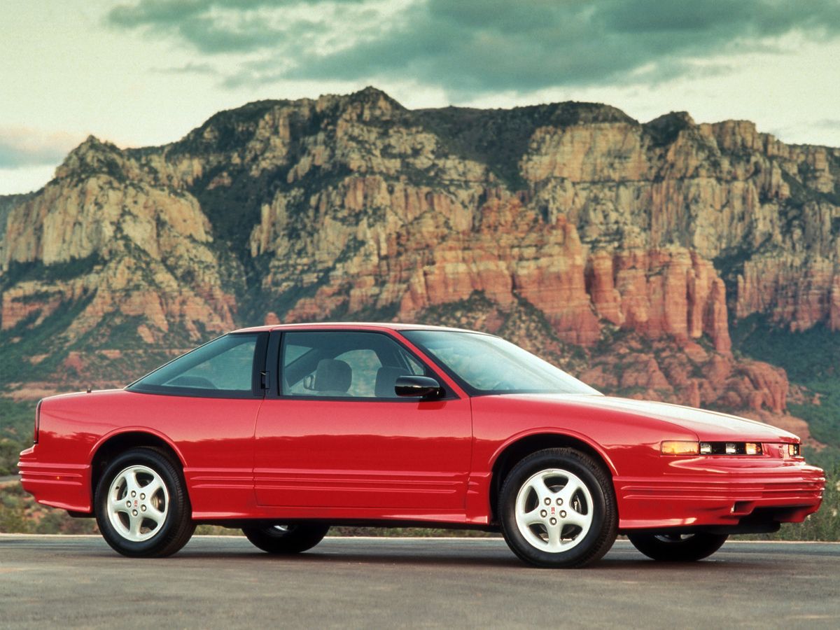 Oldsmobile Cutlass Supreme 1988. Bodywork, Exterior. Coupe, 1 generation
