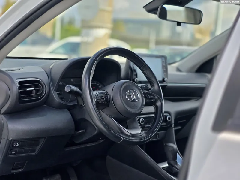 Toyota Yaris с пробегом, 2021, частная