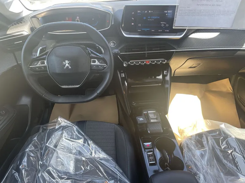 Peugeot 208 с пробегом, 2022