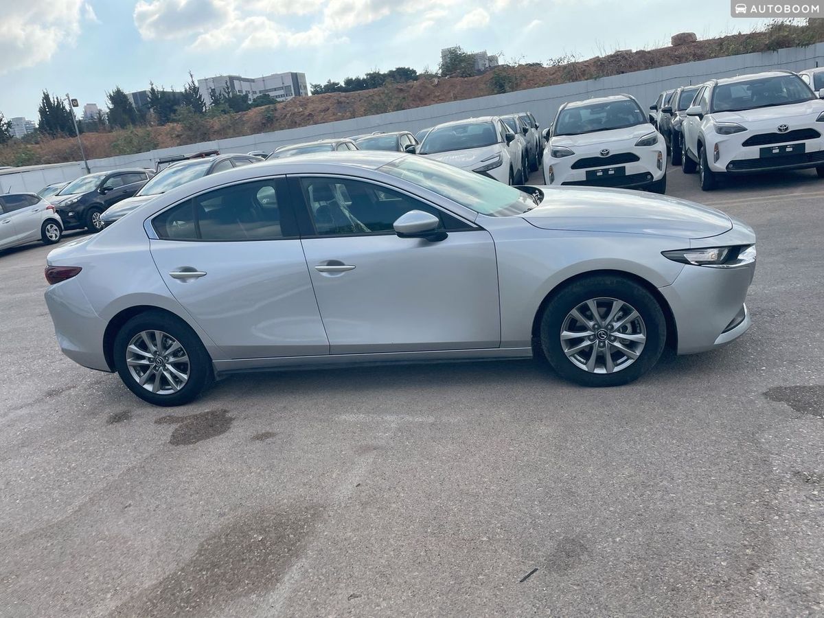 Mazda 3 с пробегом, 2023