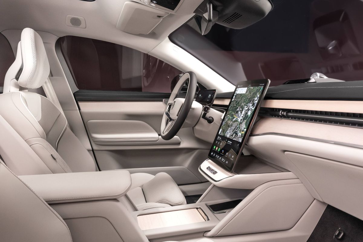 Volvo ES90 2025. Передние сидения. Лифтбэк, 1 поколение