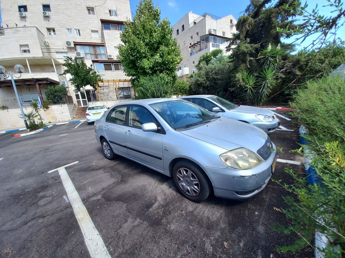 טויוטה קורולה יד 2 רכב, 2004, פרטי