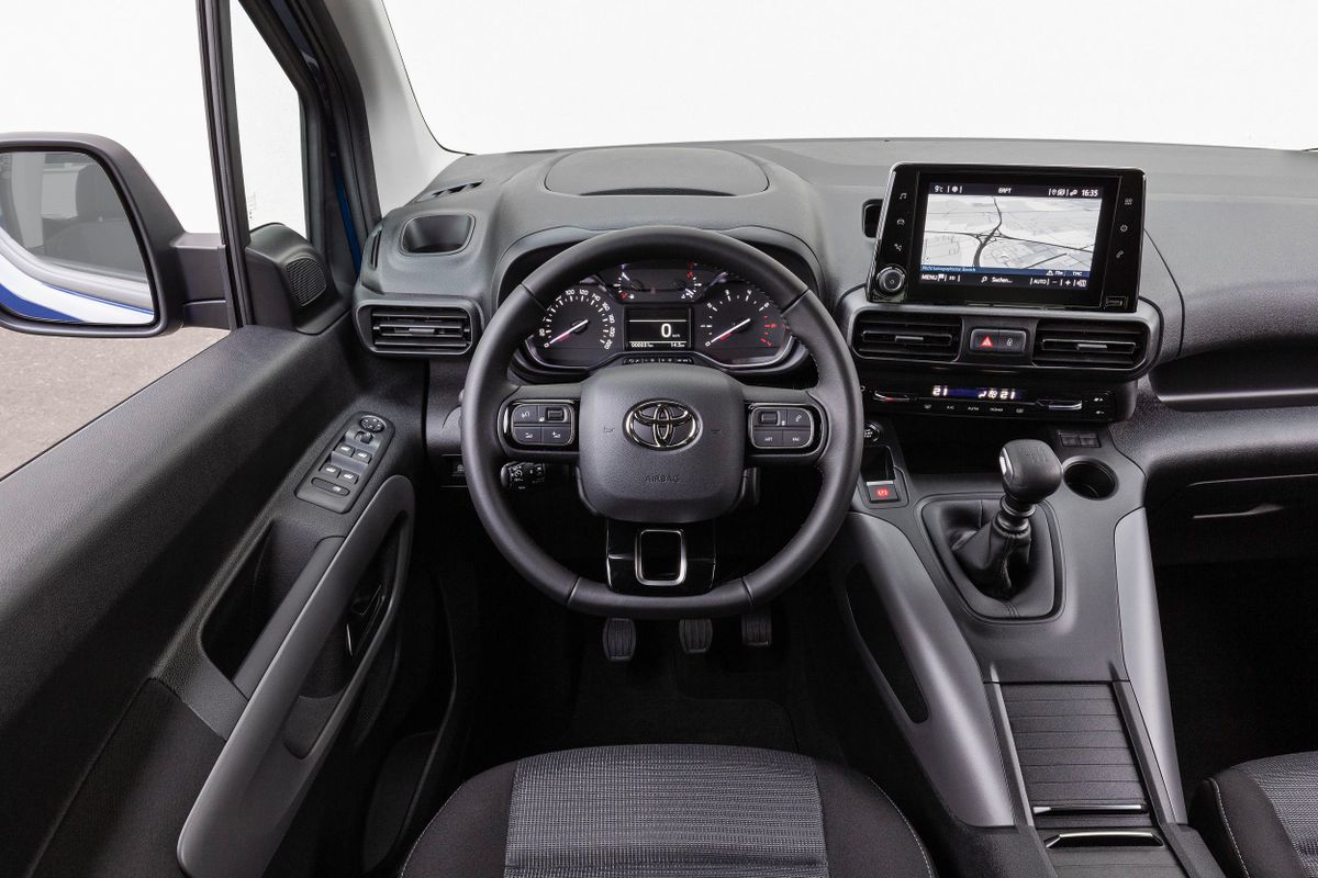 Toyota ProAce City 2018. Dashboard. Compact Van, 1 generation
