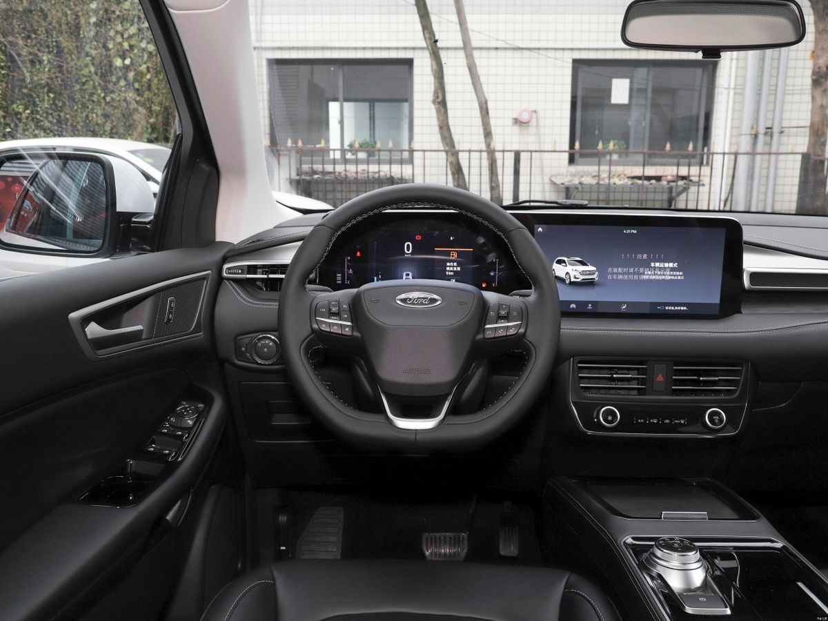 Ford Edge Plus 2019. Dashboard. SUV 5-doors, 1 generation