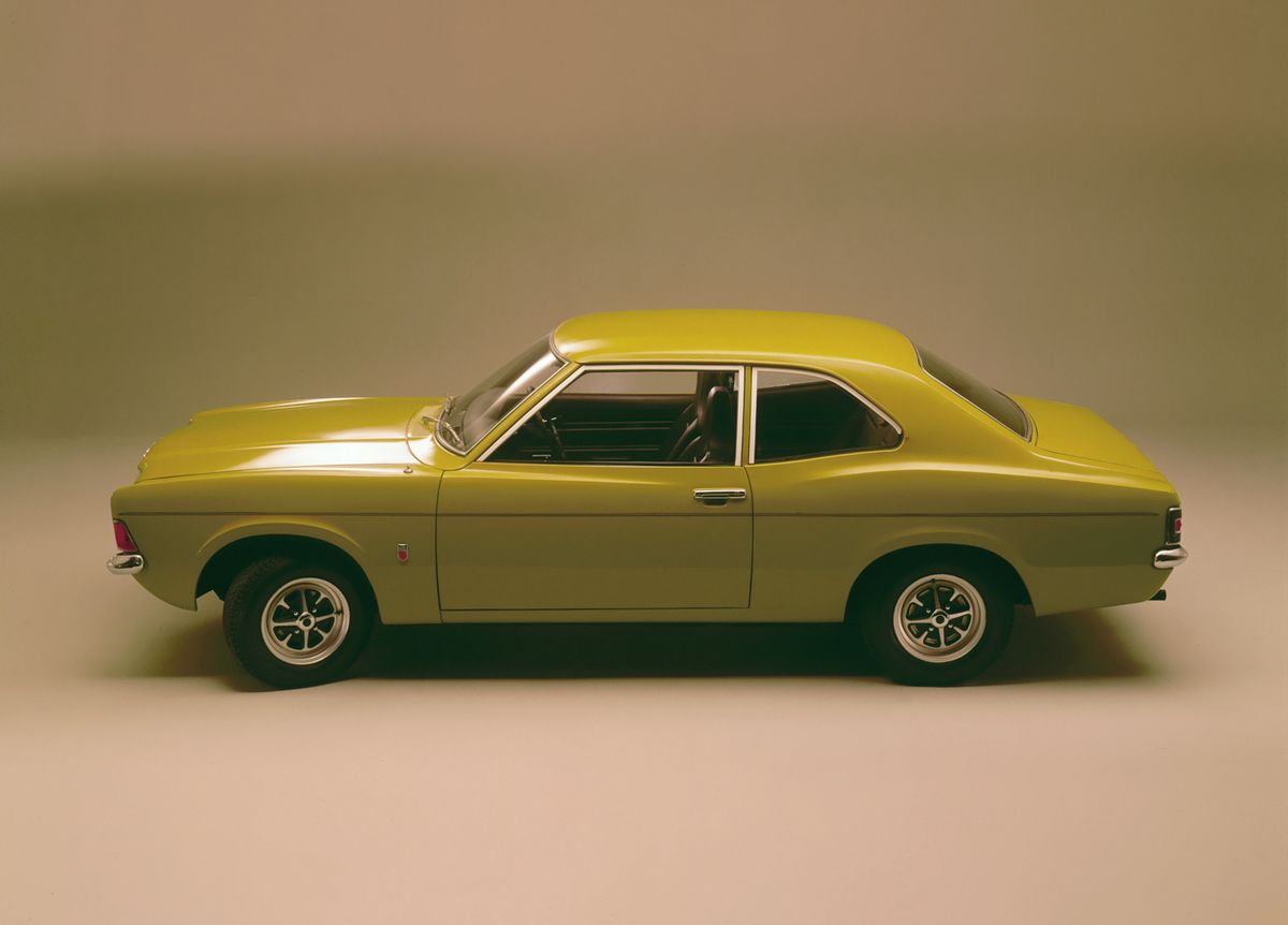 פורד קורטינה ‏1970. מרכב, צורה. סדאן 2 דלתות, 3 דור