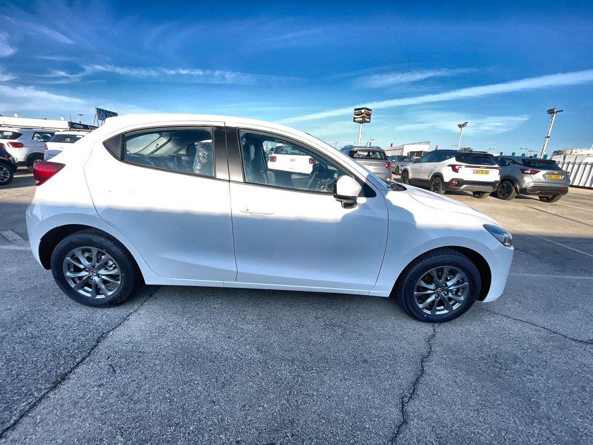 Mazda 2 nouvelle voiture, 2025