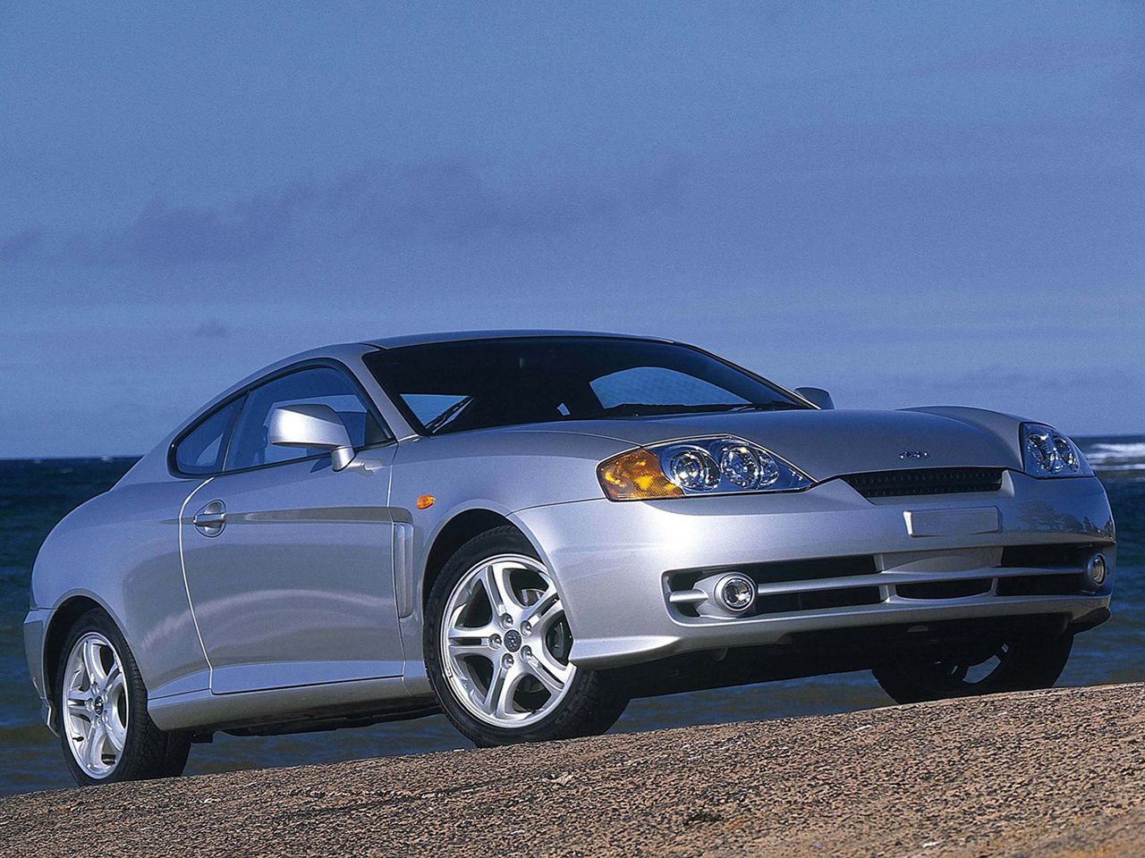 Hyundai Tiburon 2002 year of release, 2 generation, coupe - Trim ...
