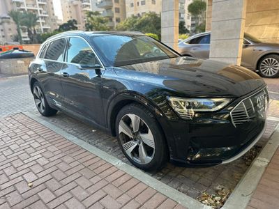 Audi Q8 e-tron 2ème main, 2019, main privée