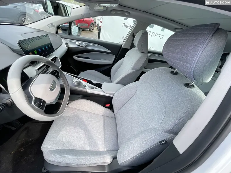 Geely Geometry C 2nd hand, 2023, private