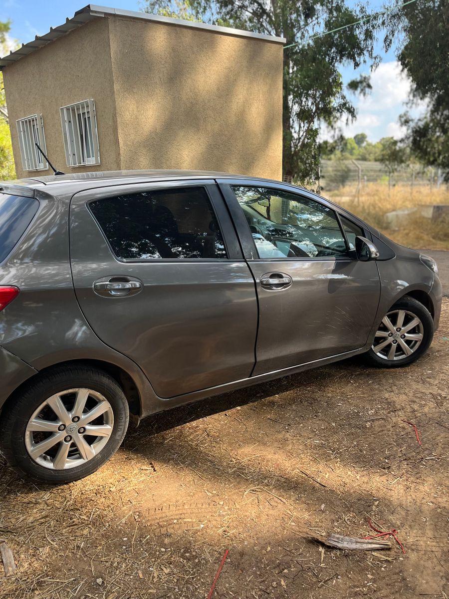 Toyota Yaris 2nd hand, 2013, private hand