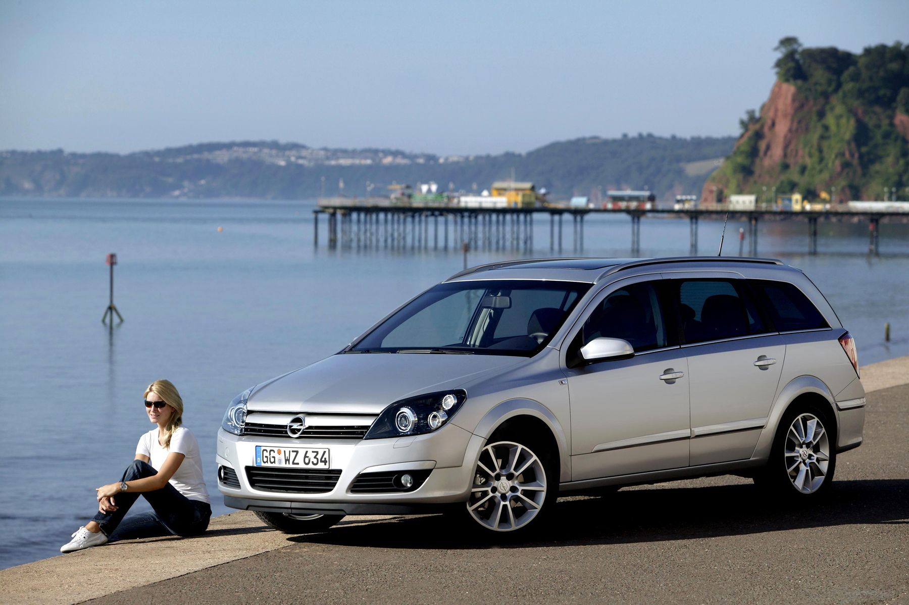 Машина опель универсал. Opel Astra h 2007 универсал. Opel Astra Caravan (h) 2004. Opel Astra h Caravan. Opel Astra h 2006 универсал.