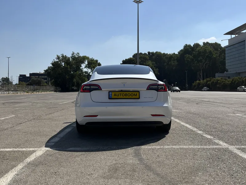 Tesla Model 3 2nd hand, 2021, private
