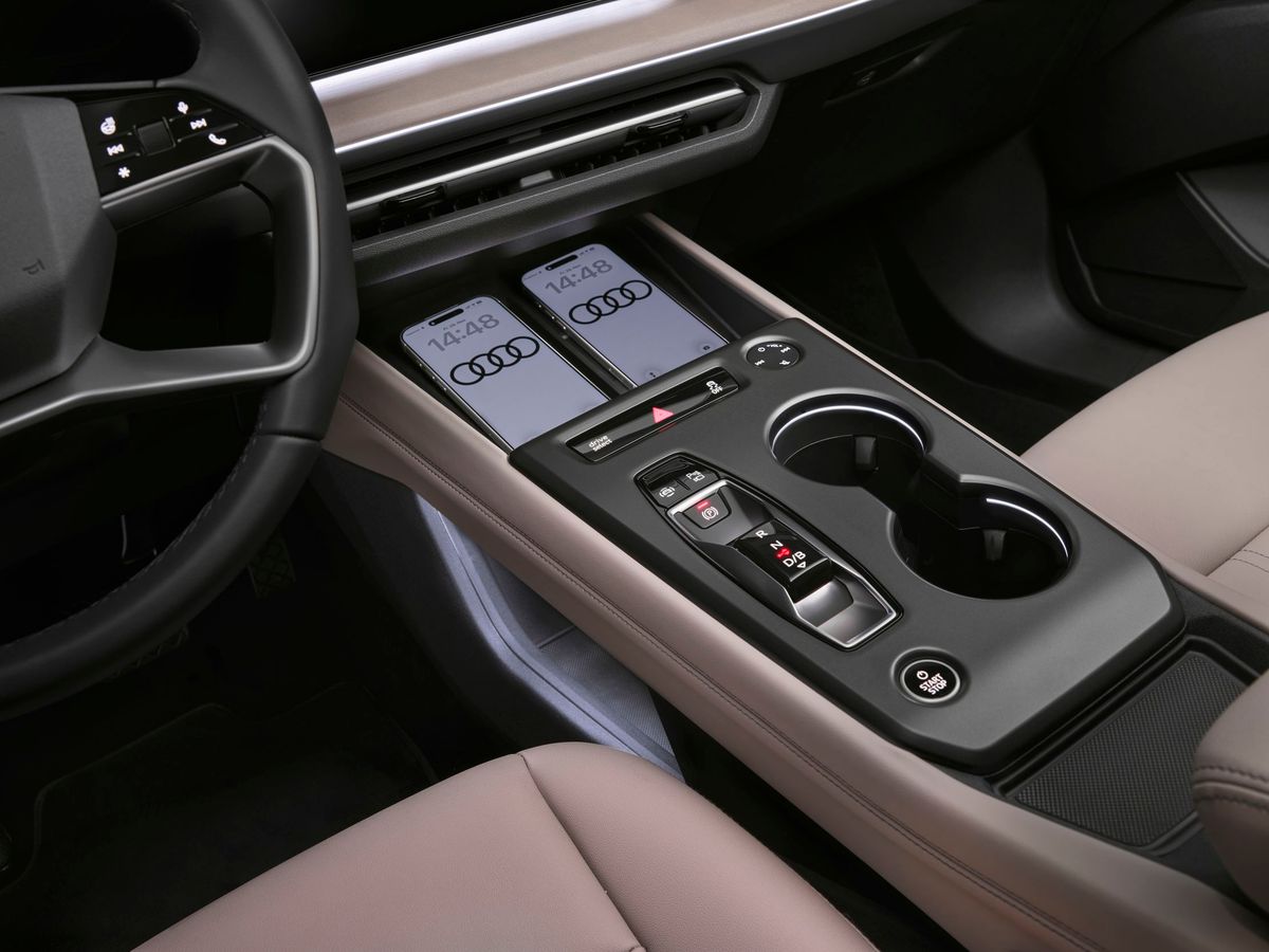 אאודי Q4 e-tron. קונסולה מרכזית.