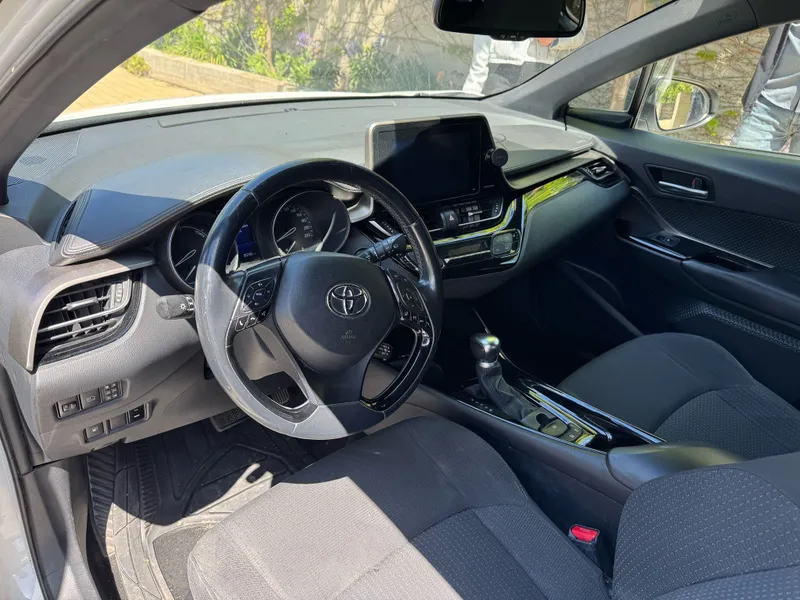 Toyota C-HR 2nd hand, 2019, private hand