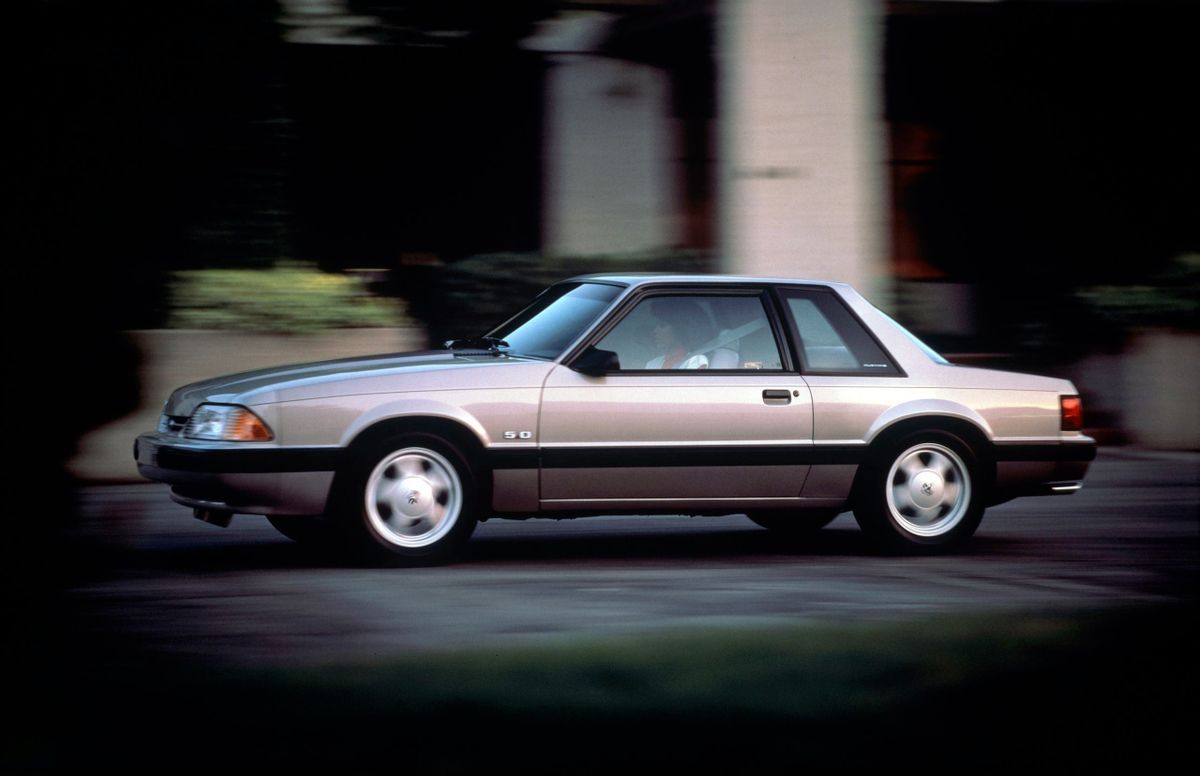 Ford Mustang 1986. Carrosserie, extérieur. Coupé, 3 génération, restyling