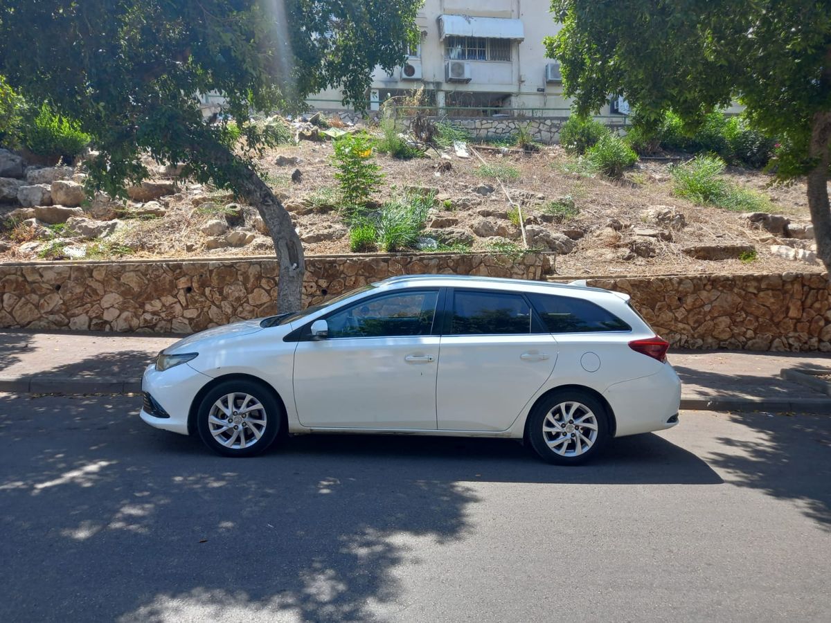 Toyota Auris 2ème main, 2018, main privée