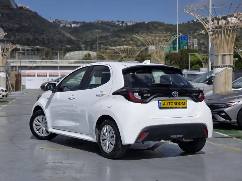 Toyota Yaris с пробегом, 2021, частная