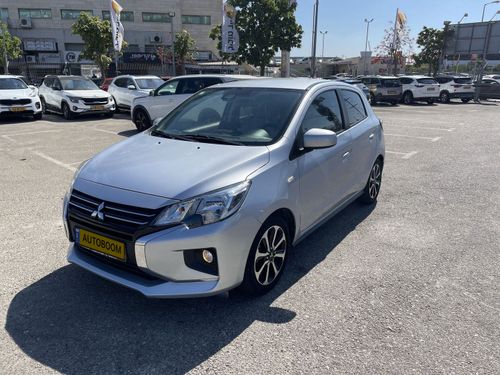 Mitsubishi Space Star, 2023, photo