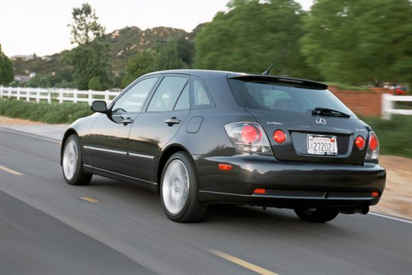 Lexus IS 1999. Carrosserie, extérieur. Break 5-portes, 1 génération
