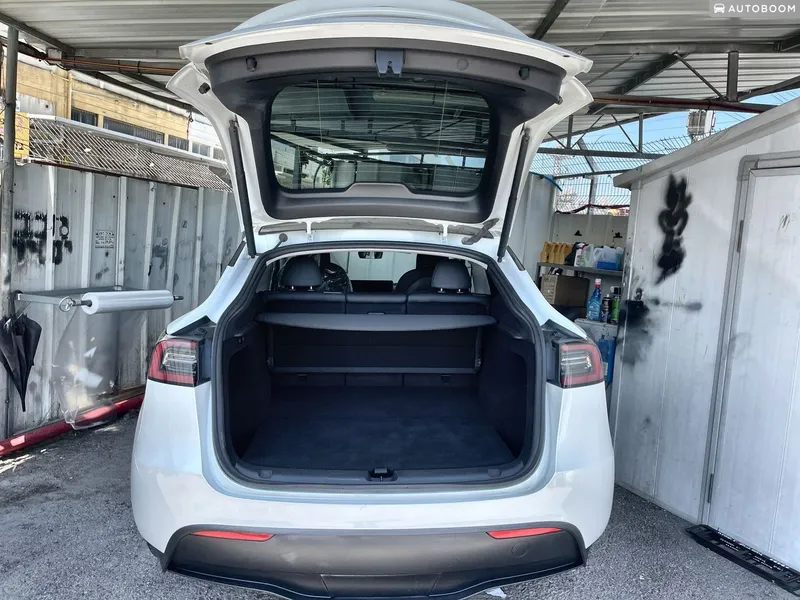 Tesla Model Y 2nd hand, 2023, private