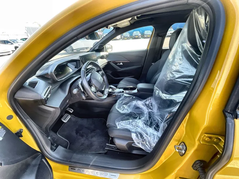 Peugeot 208 2nd hand, 2021, private hand