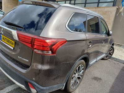 Mitsubishi Outlander 2nd hand, 2016, private hand