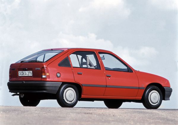 Vauxhall Astra 1984. Carrosserie, extérieur. Mini 5-portes, 2 génération
