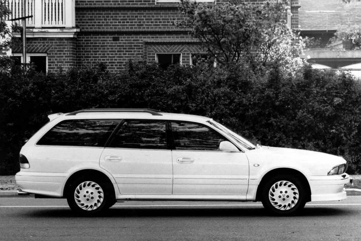 Mitsubishi Sigma 1992. Carrosserie, extérieur. Break 5-portes, 1 génération