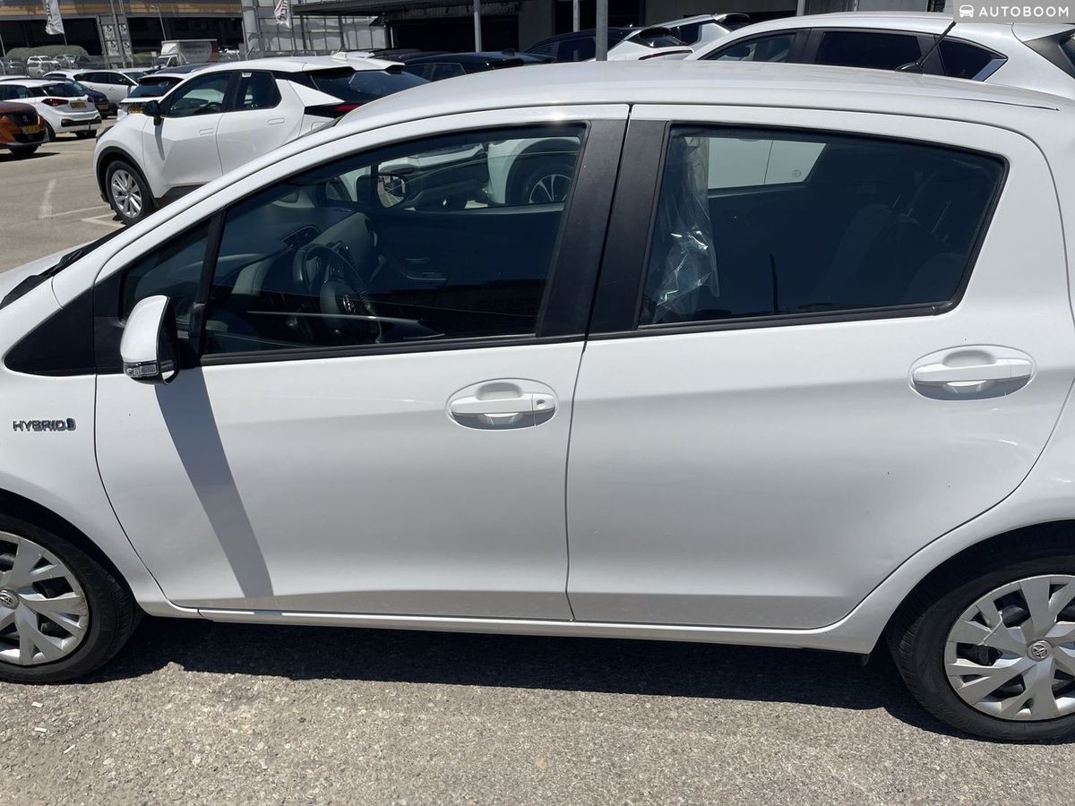 Toyota Yaris с пробегом, 2018