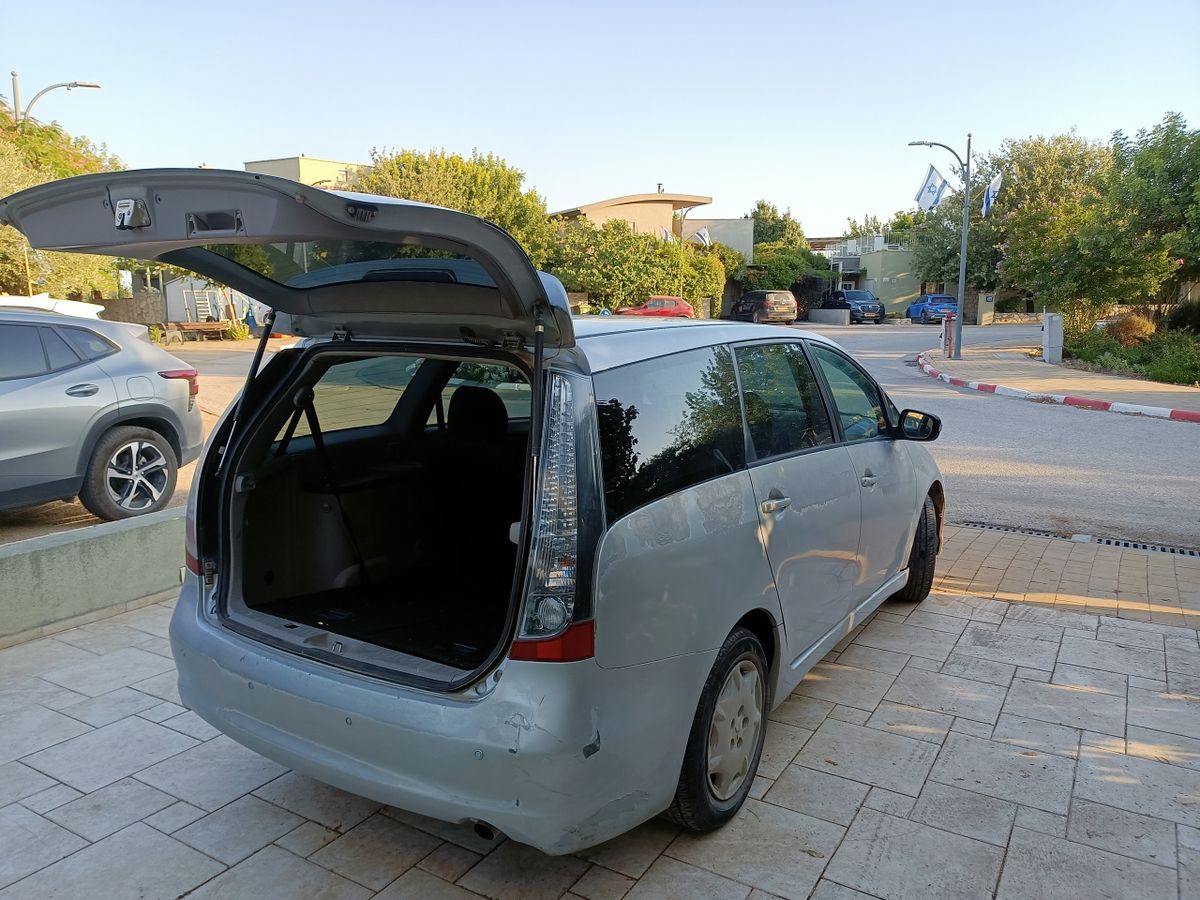 Mitsubishi Grandis 2ème main, 2009, main privée