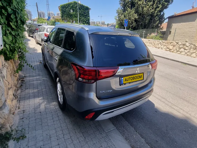 מיצובישי אאוטלנדר יד 2 רכב, 2021, פרטי