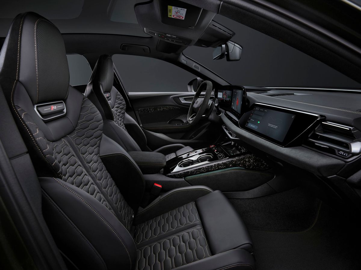 Audi RS5 2026. Передние сидения. Седан, 3 поколение