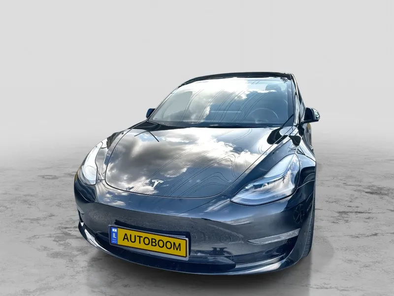 Tesla Model 3 2nd hand, 2023, private