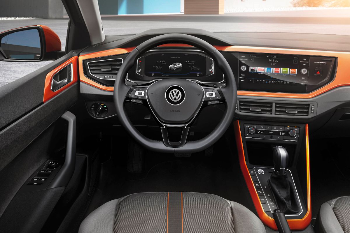 Volkswagen Polo 2017. Tableau de bord. Mini 5-portes, 6 génération